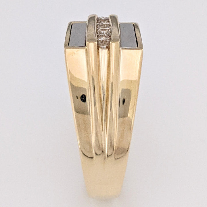 14K TWO-TONE .27 CARAT TOTAL WEIGHT (5) ROUND DIAMOND ESTATE RING 9.7 GRAMS