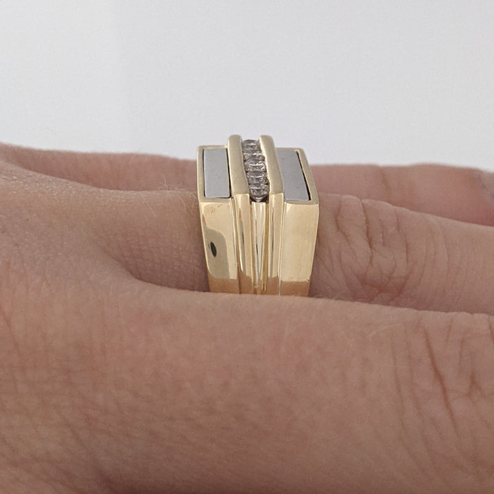 14K TWO-TONE .27 CARAT TOTAL WEIGHT (5) ROUND DIAMOND ESTATE RING 9.7 GRAMS