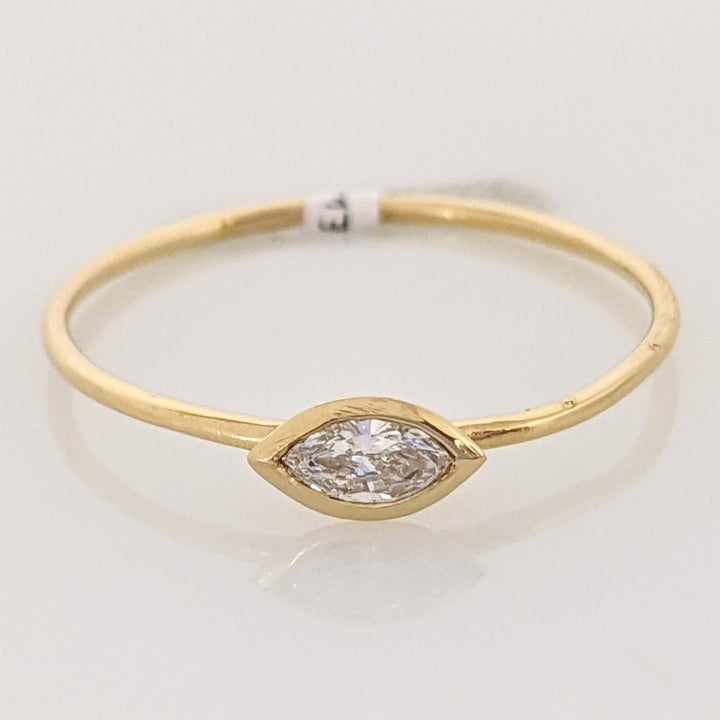 14K .14 CARAT TOTAL SI1 I DIAMOND MARQUISE BEZEL DAINTY ESTATE RING 0.5 GRAMS