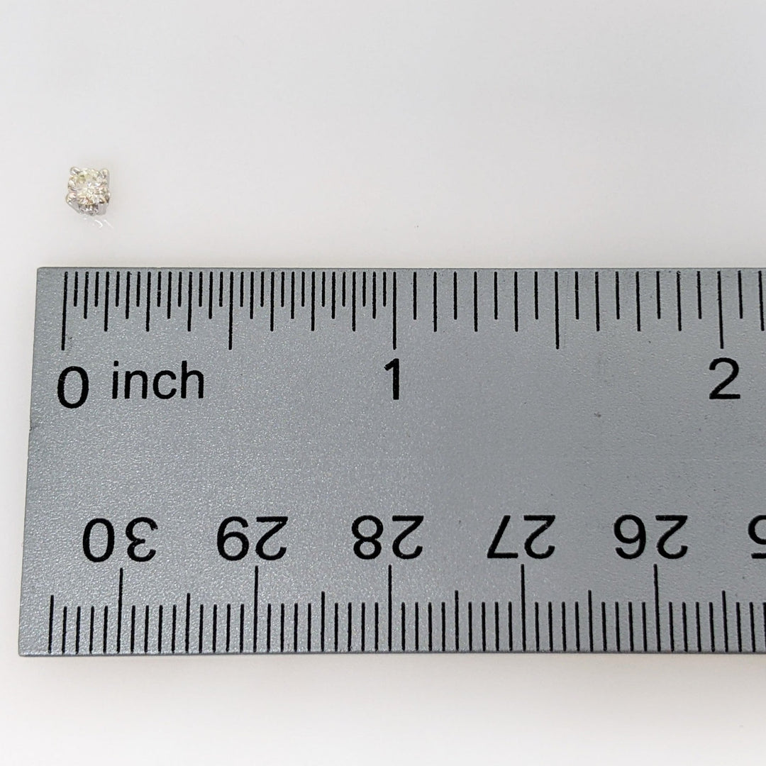 14K WHITE .21 CARAT TOTAL WEIGHT SI1 I DIAMOND ROUND (2) ESTATE STUD EARRINGS 0.5 GRAMS