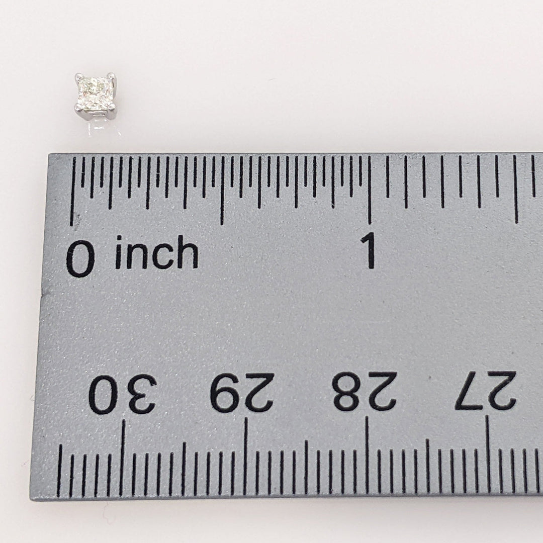 14K WHITE .30 CARAT TOTAL WEIGHT SI2 J DIAMOND PRINCESS CUT (2) ESTATE STUD EARRINGS 0.7 GRAMS