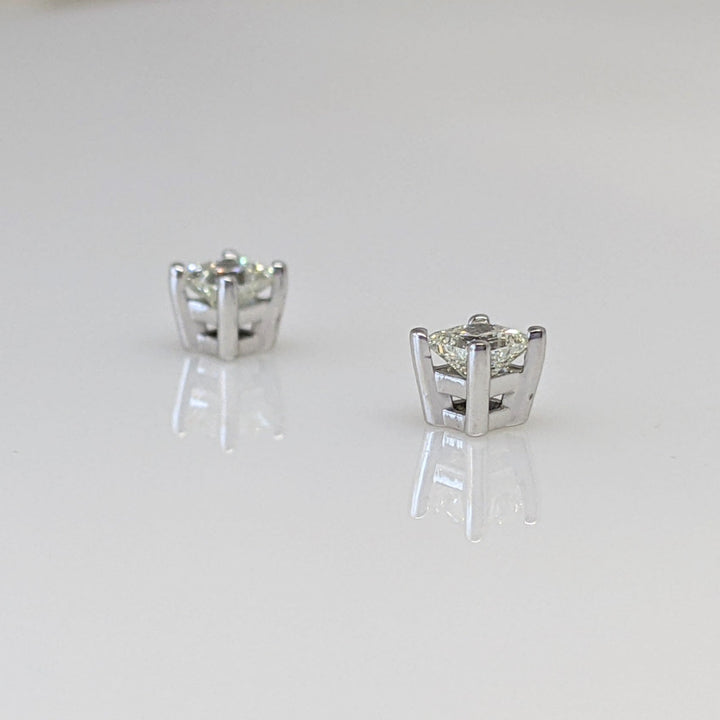 14K WHITE .30 CARAT TOTAL WEIGHT SI2 J DIAMOND PRINCESS CUT (2) ESTATE STUD EARRINGS 0.7 GRAMS