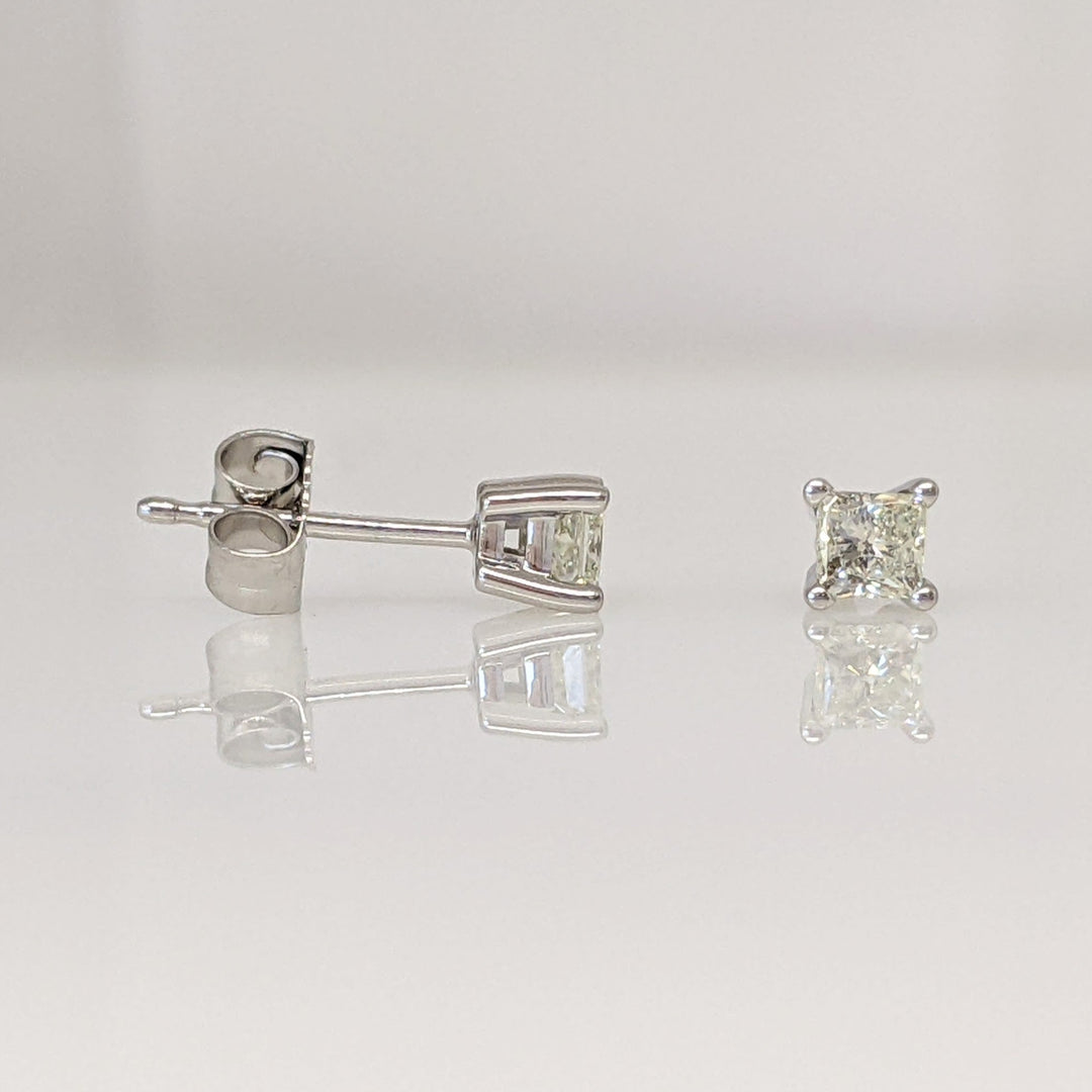 14K WHITE .30 CARAT TOTAL WEIGHT SI2 J DIAMOND PRINCESS CUT (2) ESTATE STUD EARRINGS 0.7 GRAMS