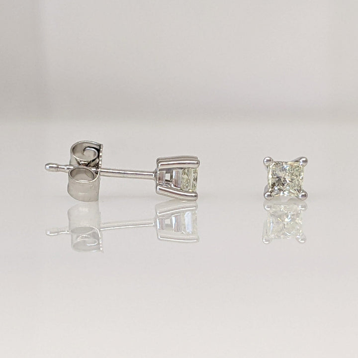 14K WHITE .30 CARAT TOTAL WEIGHT SI2 J DIAMOND PRINCESS CUT (2) ESTATE STUD EARRINGS 0.7 GRAMS
