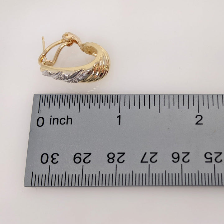 14K .24 CARAT TOTAL WEIGHT SI1 I DIAMOND ROUND (24) RIBBED ESTATE EARRINGS 9.2 GRAMS