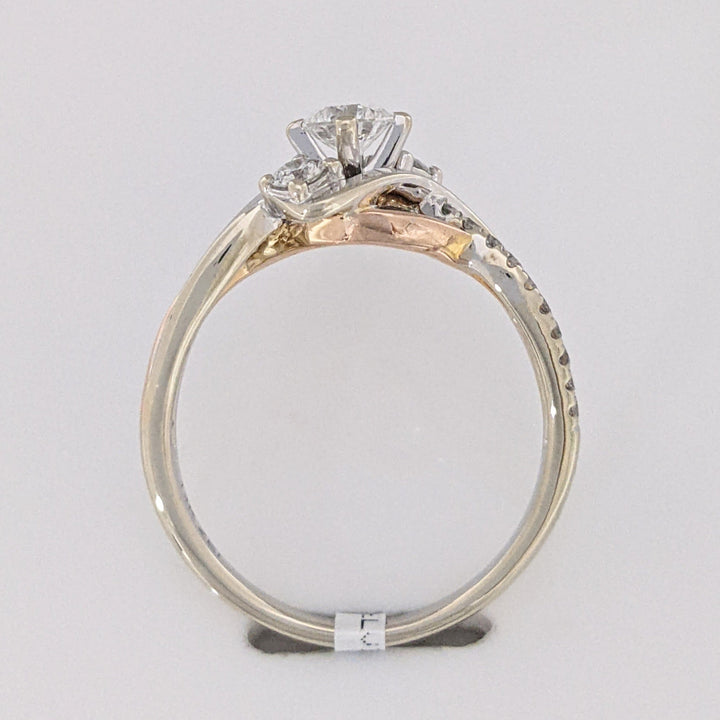 14K TWO TONE .53 CARAT TOTAL WEIGHT I1 G DIAMOND ROUND (23) BYPASS TRINITY ESTATE RING 3.7 GRAMS