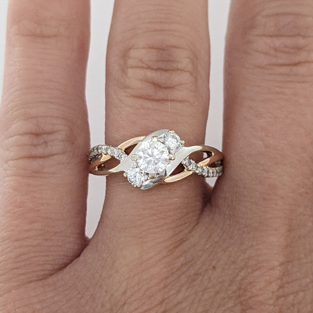 14K TWO TONE .53 CARAT TOTAL WEIGHT I1 G DIAMOND ROUND (23) BYPASS TRINITY ESTATE RING 3.7 GRAMS
