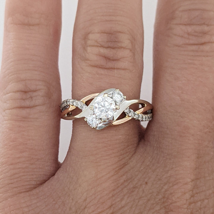 14K TWO TONE .53 CARAT TOTAL WEIGHT I1 G DIAMOND ROUND (23) BYPASS TRINITY ESTATE RING 3.7 GRAMS