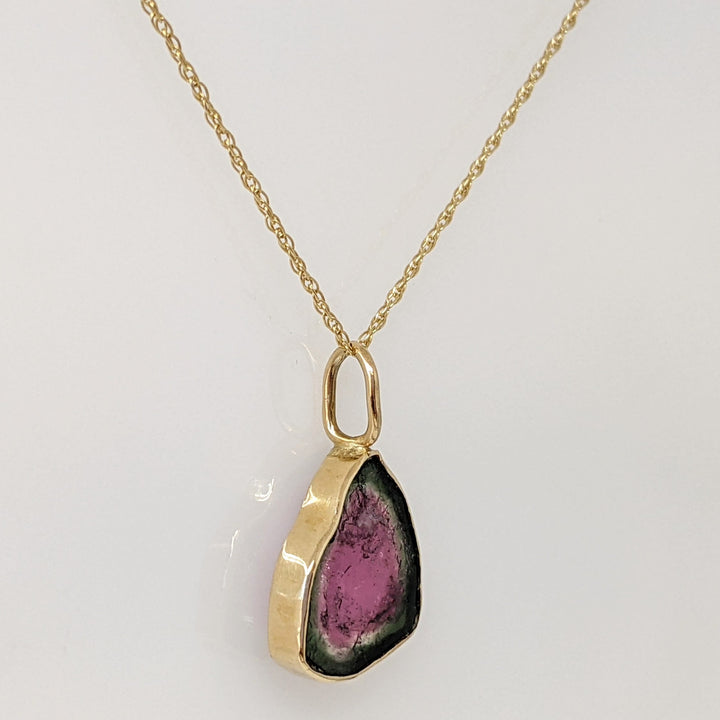 14K WATERMELON TOURMALINE FREE FORM ESTATE PENDANT & CHAIN 2.0 GRAMS