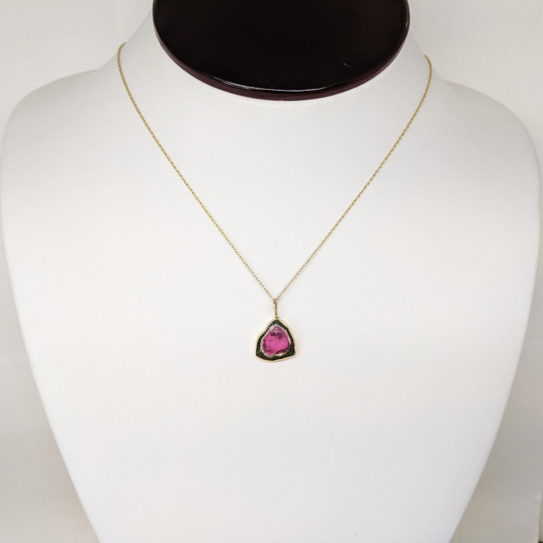 14K WATERMELON TOURMALINE FREE FORM ESTATE PENDANT & CHAIN 2.0 GRAMS