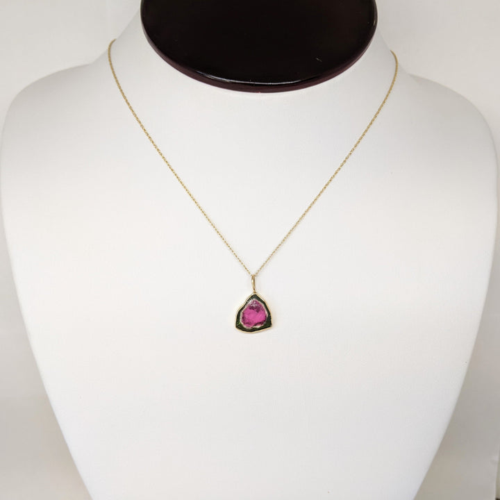 14K WATERMELON TOURMALINE FREE FORM ESTATE PENDANT & CHAIN 2.0 GRAMS