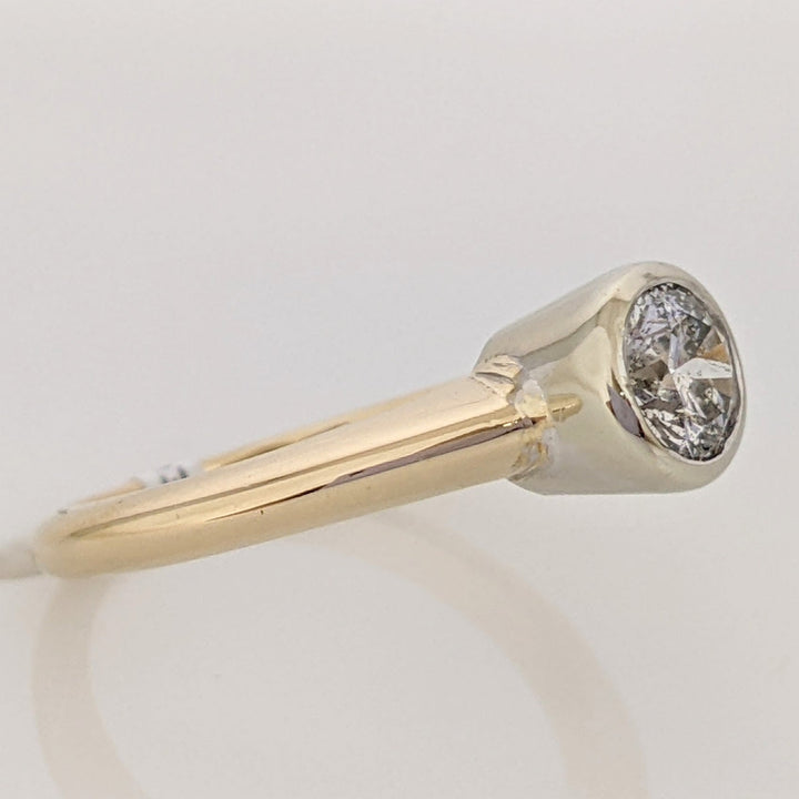 14K .59 CARAT TOTAL I1 I DIAMOND ROUND ESTATE BEZEL SET RING 3.2 GRAMS