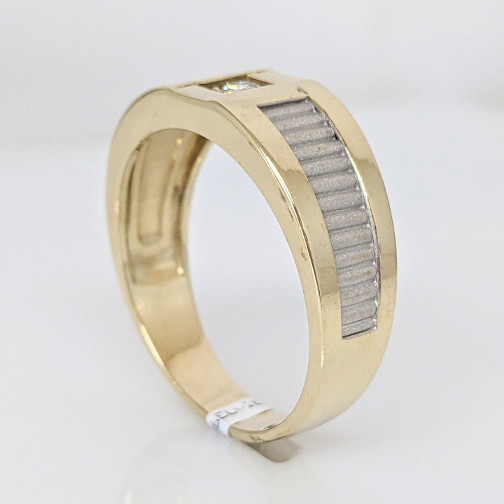 14K .10 CARAT TOTAL I1 I DIAMOND ROUND (1) RIBBED SIDES ESTATE RING 6.4 GRAMS