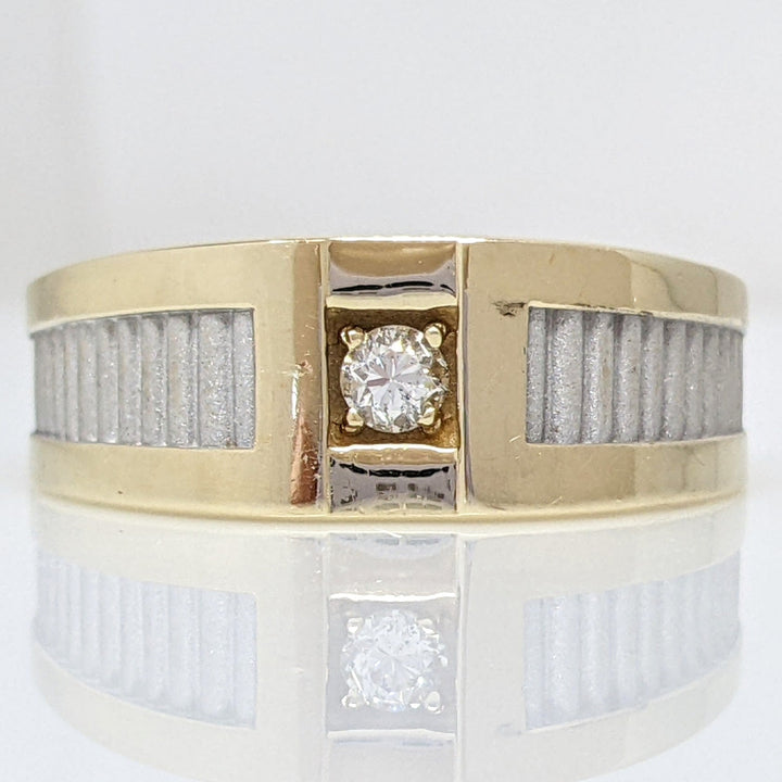 14K .10 CARAT TOTAL I1 I DIAMOND ROUND (1) RIBBED SIDES ESTATE RING 6.4 GRAMS
