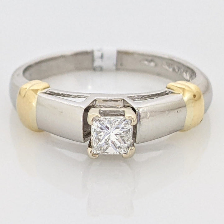 PLATINUM/14K .24 CARAT TOTAL I1 F DIAMOND PRINCESS CUT ESTATE RING 4.5 GRAMS