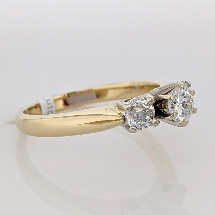 14K .67 CARAT TOTAL WEIGHT VS-SI2 G-I DIAMOND ROUND (3) TRINITY ESTATE RING 3.4 GRAMS