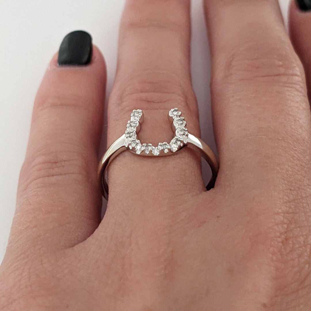 14K WHITE .10 CARAT TOTAL WEIGHT DIAMOND ROUND ESTATE HORSESHOE RING 2.0 GRAMS