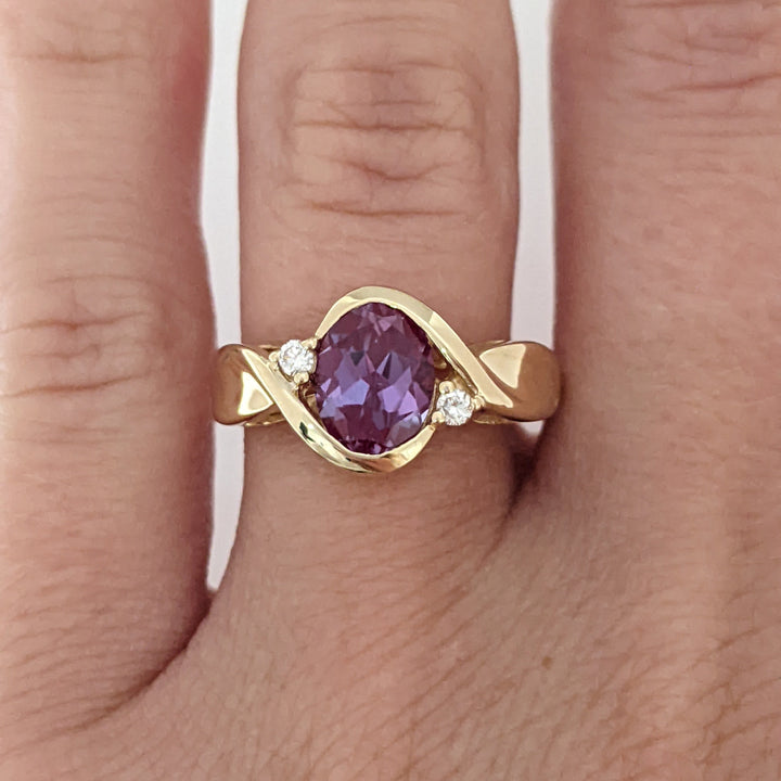 14K CHATHAM ALEXANDRITE OVAL 6X8 WITH (2) MELEE ESTATE BEZEL RING 3.7 GRAMS