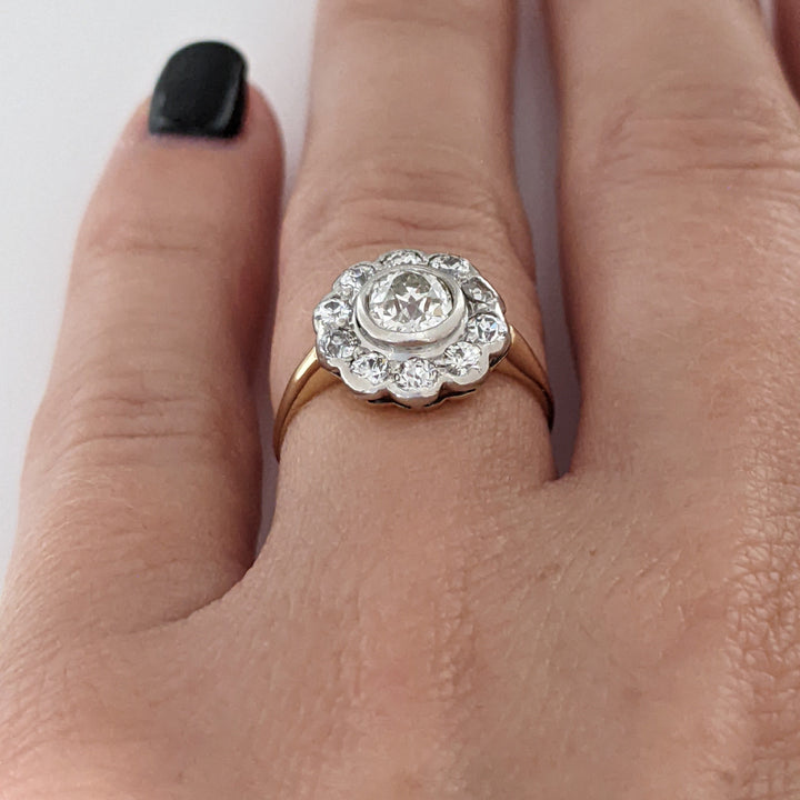 14K .85 CARAT TOTAL WEIGHT VS2 I DIAMOND ROUND (11) BEZEL FLORAL ESTATE RING 2.3 GRAMS