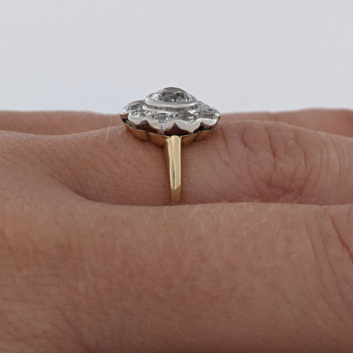 14K .85 CARAT TOTAL WEIGHT VS2 I DIAMOND ROUND (11) BEZEL FLORAL ESTATE RING 2.3 GRAMS
