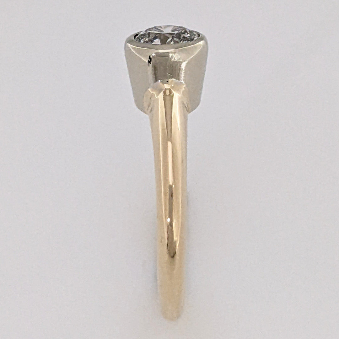 14K .59 CARAT TOTAL I1 I DIAMOND ROUND ESTATE BEZEL SET RING 3.2 GRAMS