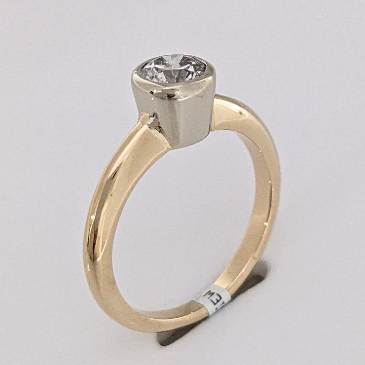 14K .59 CARAT TOTAL I1 I DIAMOND ROUND ESTATE BEZEL SET RING 3.2 GRAMS