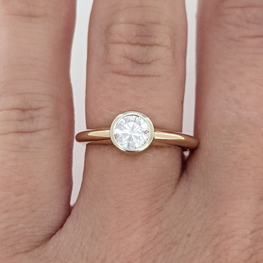 14K .59 CARAT TOTAL I1 I DIAMOND ROUND ESTATE BEZEL SET RING 3.2 GRAMS