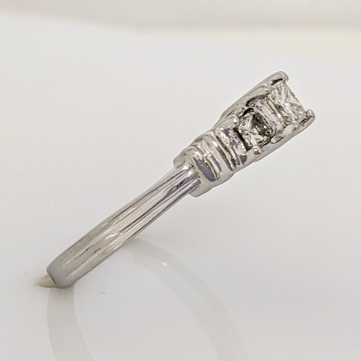 PLATINUM .40 CARAT TOTAL WEIGHT VS2 G DIAMOND PRINCESS CUT (3) TRINITY ESTATE RING 5.3 GRAMS