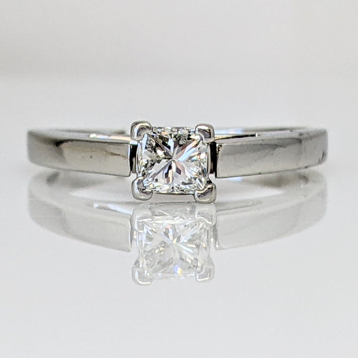 PLATINUM .45 CARAT TOTAL I1 H DIAMOND PRINCESS CUT RAISED SHANK SOLITAIRE ESTATE RING 5.1 GRAMS