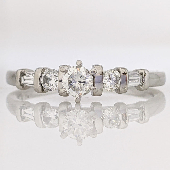 PLATINUM .25 CARAT TOTAL WEIGHT I1 G DIAMOND ROUND (5) ESTATE RING 3.9 GRAMS