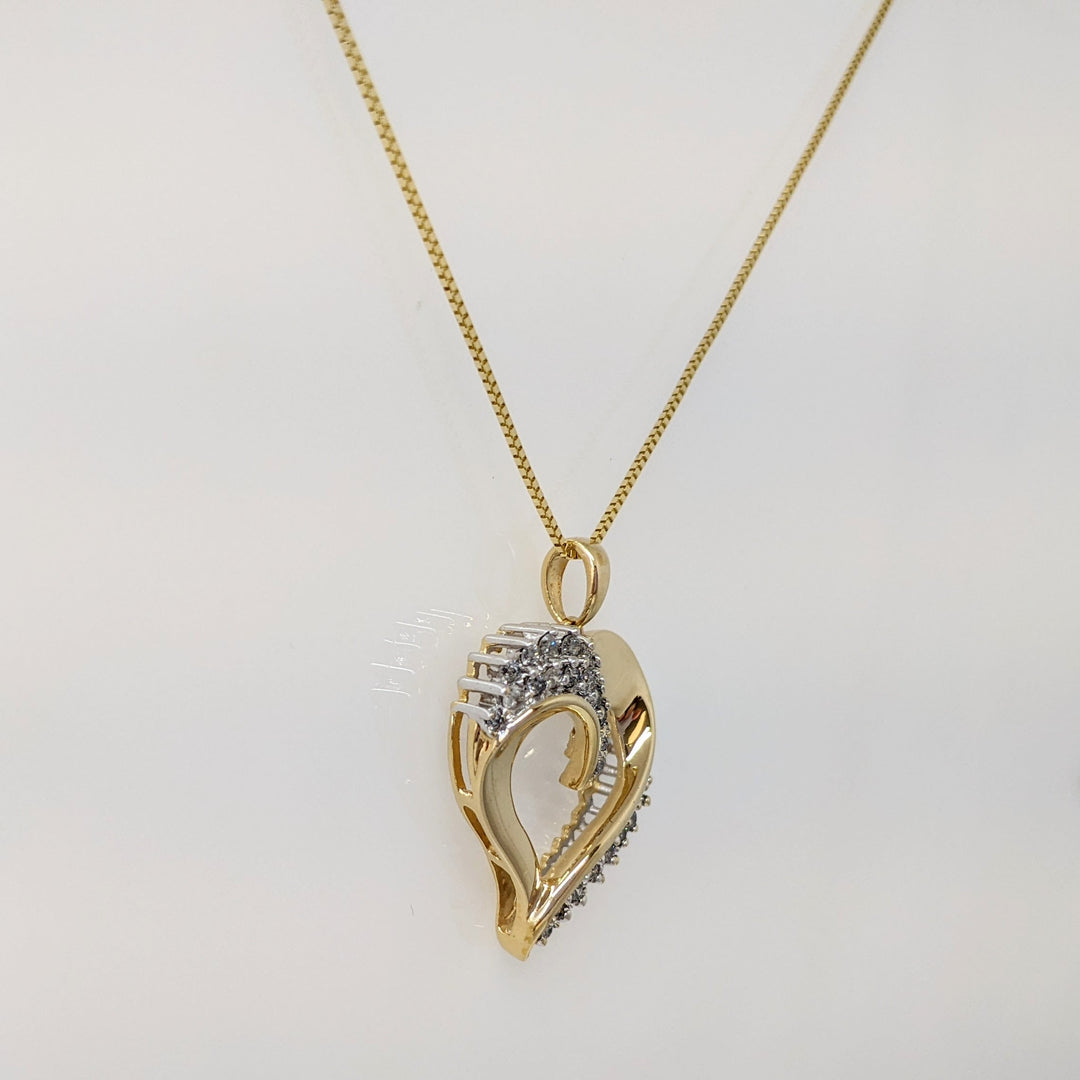 14K .56 CARAT TOTAL WEIGHT I1 H DIAMOND ROUND (32) ESTATE HEART PENDANT & CHAIN 6.4 GRAMS