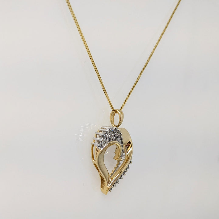 14K .56 CARAT TOTAL WEIGHT I1 H DIAMOND ROUND (32) ESTATE HEART PENDANT & CHAIN 6.4 GRAMS