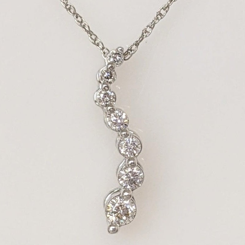 14K WHITE .20 CARAT TOTAL WEIGHT DIAMOND ROUND (7) ESTATE JOURNEY PENDANT & CHAIN 1.8 GRAMS