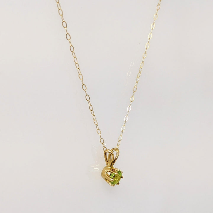 14K PERIDOT ROUND 4MM ESTATE PENDANT & CHAIN 0.8 GRAMS