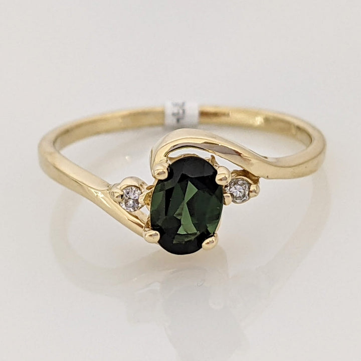14K GREEN TOURMALINE OVAL 4X6 WITH (2) MELEE ESTATE RING 1.8 GRAMS