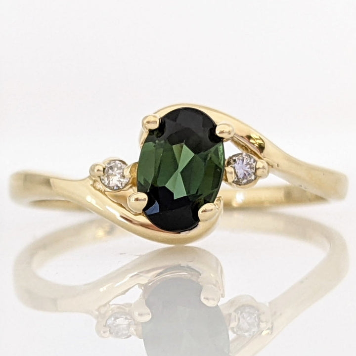 14K GREEN TOURMALINE OVAL 4X6 WITH (2) MELEE ESTATE RING 1.8 GRAMS