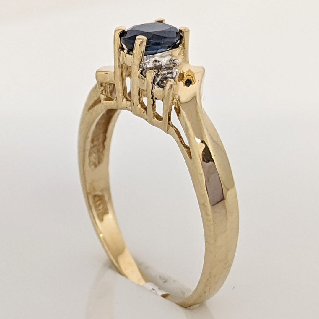 14K SAPPHIRE OVAL 4X6 WITH (6) MELEE DIAMOND ESTATE RING 2.6 GRAMS