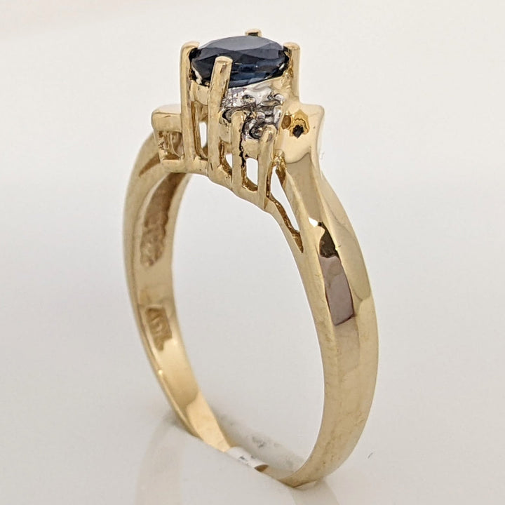 14K SAPPHIRE OVAL 4X6 WITH (6) MELEE DIAMOND ESTATE RING 2.6 GRAMS