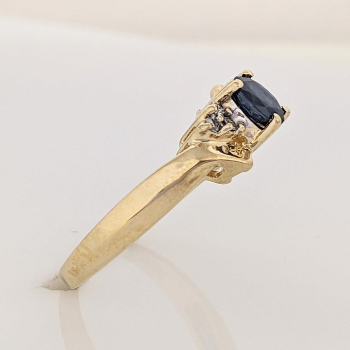 14K SAPPHIRE OVAL 4X6 WITH (6) MELEE DIAMOND ESTATE RING 2.6 GRAMS