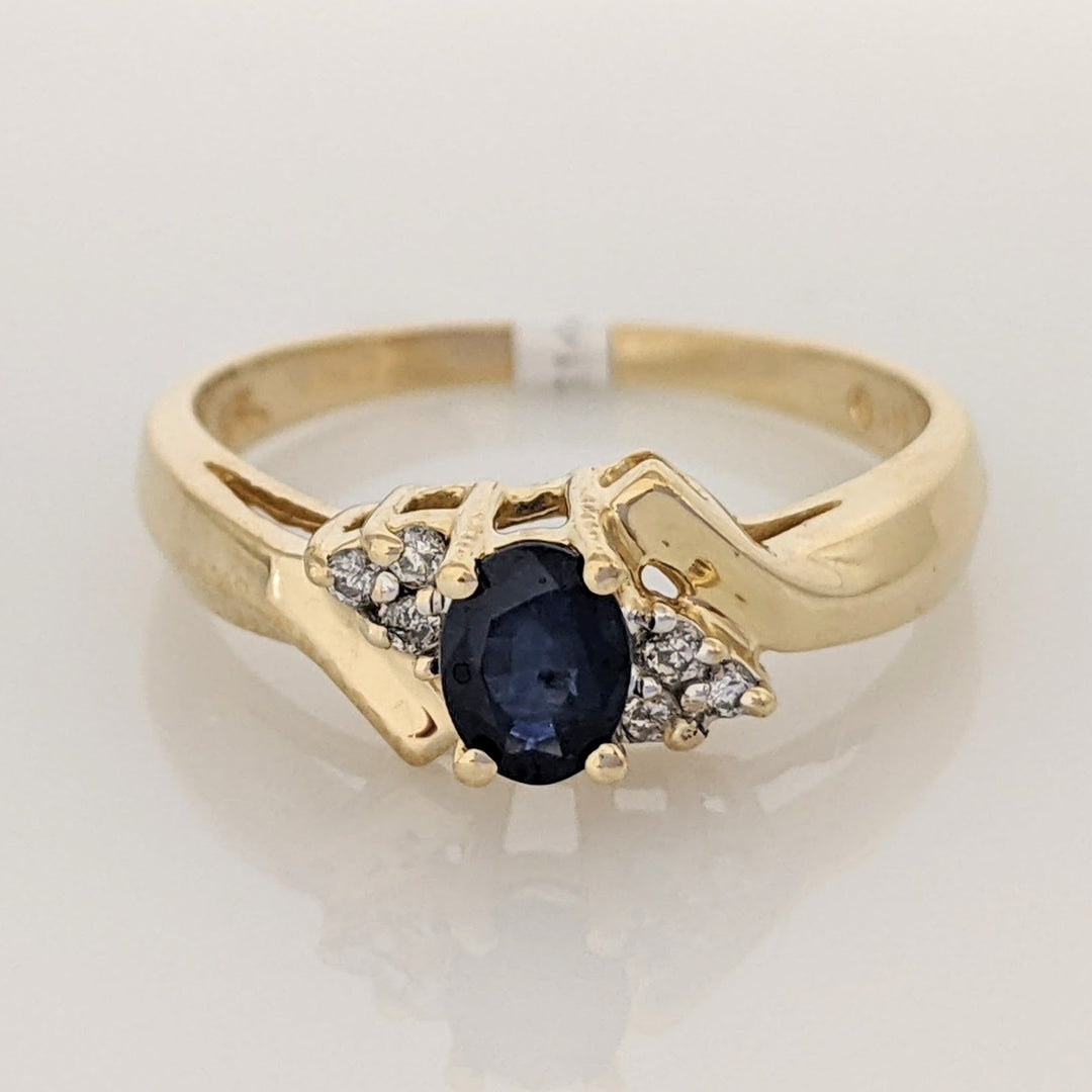 14K SAPPHIRE OVAL 4X6 WITH (6) MELEE DIAMOND ESTATE RING 2.6 GRAMS