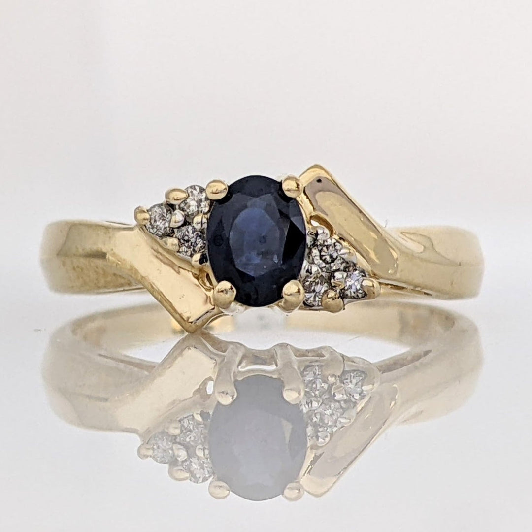 14K SAPPHIRE OVAL 4X6 WITH (6) MELEE DIAMOND ESTATE RING 2.6 GRAMS