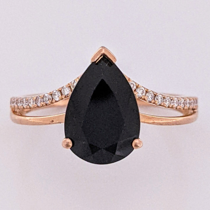 14K ROSE ONYX PEAR 7X11 WITH .20 DIAMOND TOTAL WEIGHT (24) ROUND ESTATE RING 2.6 GRAMS