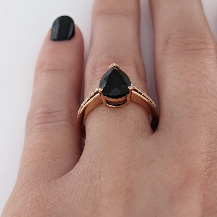 14K ROSE ONYX PEAR 7X11 WITH .20 DIAMOND TOTAL WEIGHT (24) ROUND ESTATE RING 2.6 GRAMS