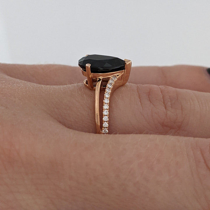 14K ROSE ONYX PEAR 7X11 WITH .20 DIAMOND TOTAL WEIGHT (24) ROUND ESTATE RING 2.6 GRAMS