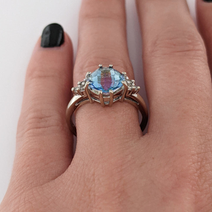 10K WHITE MYSTIC TOPAZ CUSHION CUT 8MM WITH (6) MELEE ESTATE RING 2.9 GRAMS
