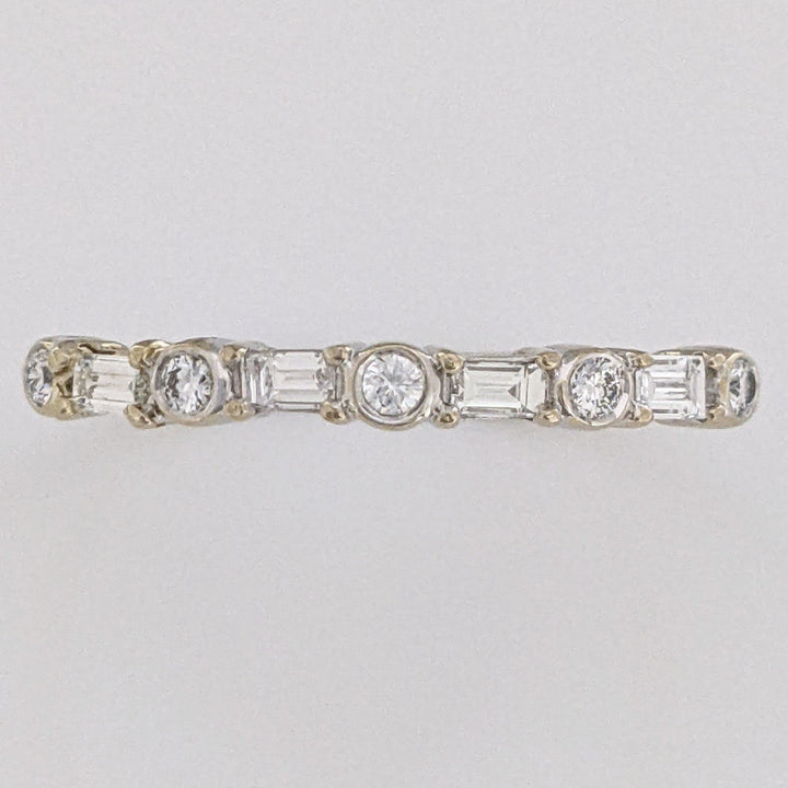 14K WHITE .22 CARAT TOTAL WEIGHT SI1 G DIAMOND ROUND (5) BAGUETTE (4) ESTATE BAND 1.7 GRAMS