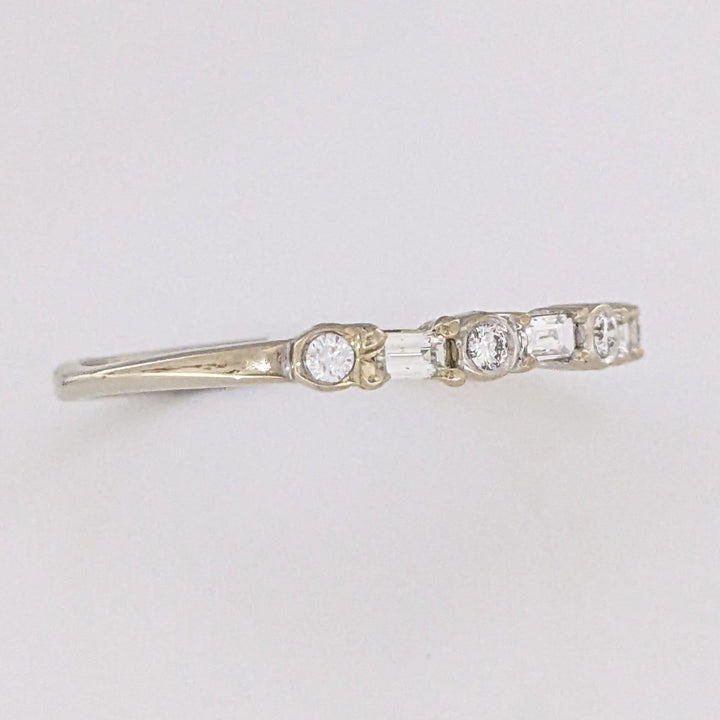 14K WHITE .22 CARAT TOTAL WEIGHT SI1 G DIAMOND ROUND (5) BAGUETTE (4) ESTATE BAND 1.7 GRAMS