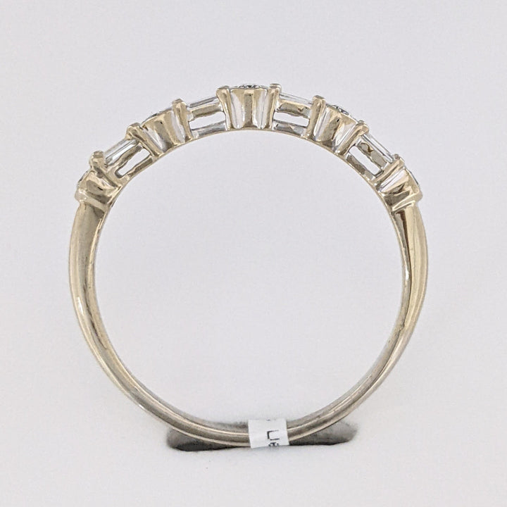 14K WHITE .22 CARAT TOTAL WEIGHT SI1 G DIAMOND ROUND (5) BAGUETTE (4) ESTATE BAND 1.7 GRAMS