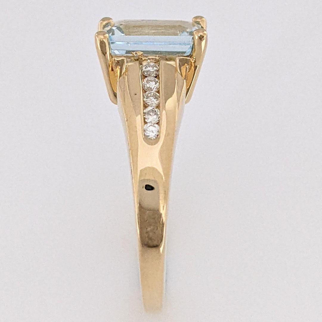 14K AQUAMARINE EMERALD CUT 6X9 WITH .10 DIAMOND TOTAL WEIGHT (10) ROUND ESTATE RING 3.8 GRAMS