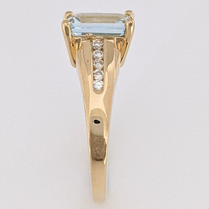 14K AQUAMARINE EMERALD CUT 6X9 WITH .10 DIAMOND TOTAL WEIGHT (10) ROUND ESTATE RING 3.8 GRAMS